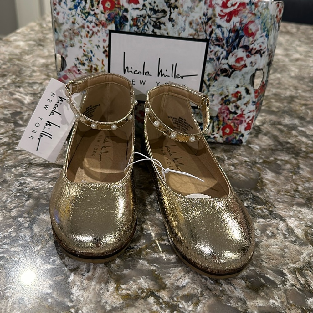 Nicole Miller New York toddler girl size 10 shoes pearl accents